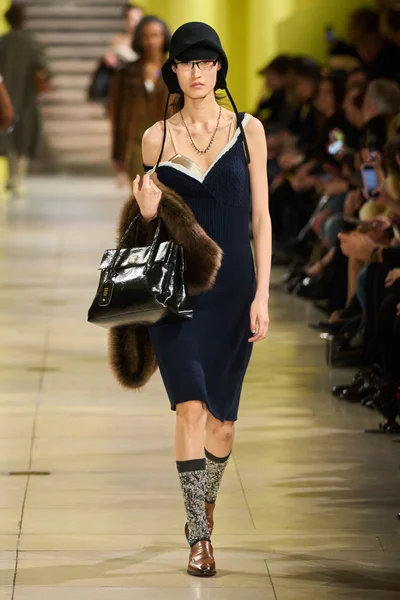 Look 42